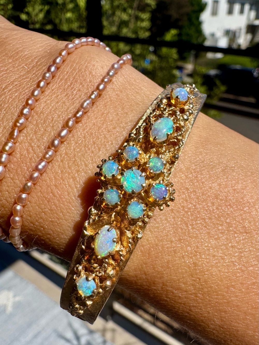 Vintage 14K Gold Opal Hinged Bangle Bracelet 20.1g